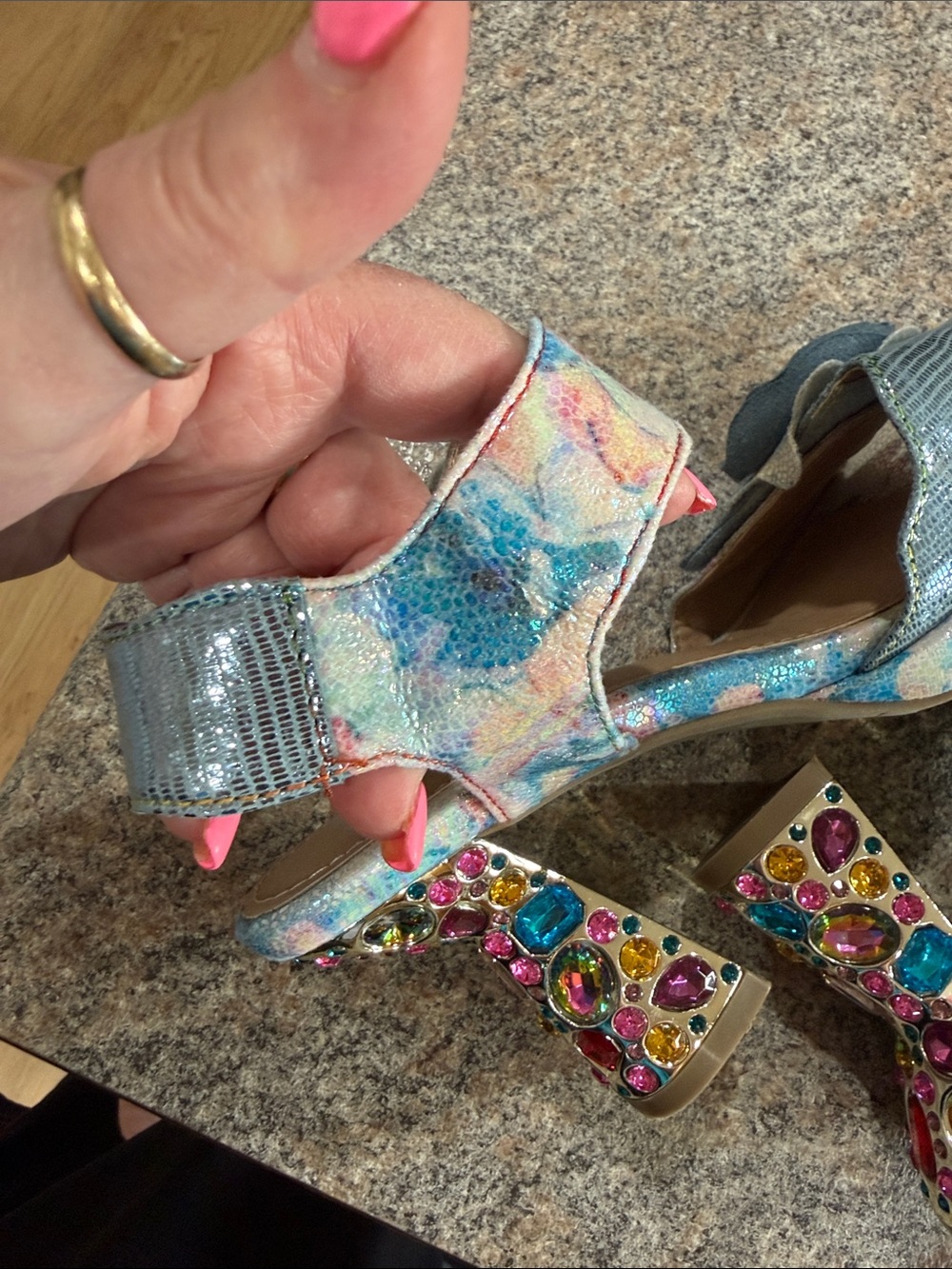 Women's Iridescent Sandals w Rose Accents and decorate gem heels size 39 US 8.5 - Picture 6 of 7
